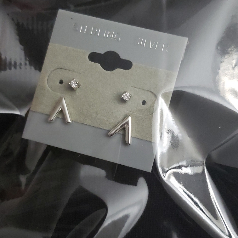 925 sterling silver: Stud earrings